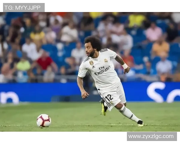 从默默无闻到全球瞩目 足球球星的奋斗之路与辉煌崛起